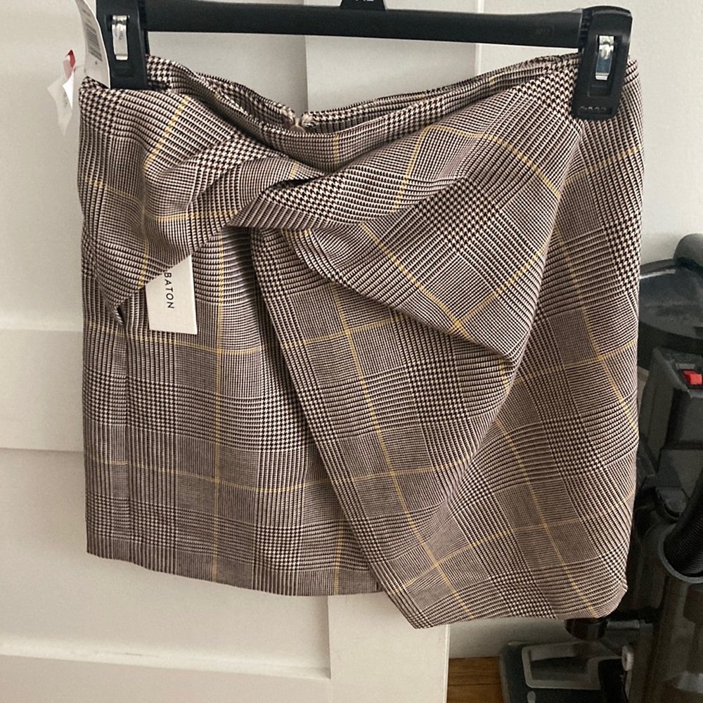 Aritzia skirt